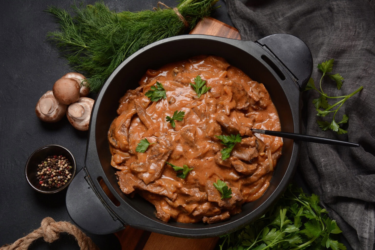 Hovädzie mäso na smotane s hubami - recept | Gurman.sk
