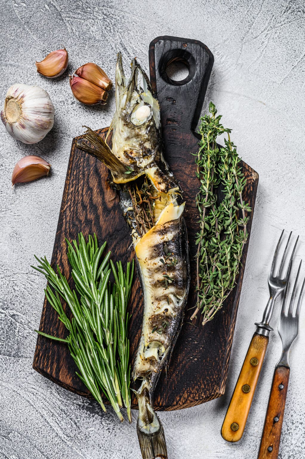 Pečená šťuka s bylinkovým maslom - recept | Gurman.sk