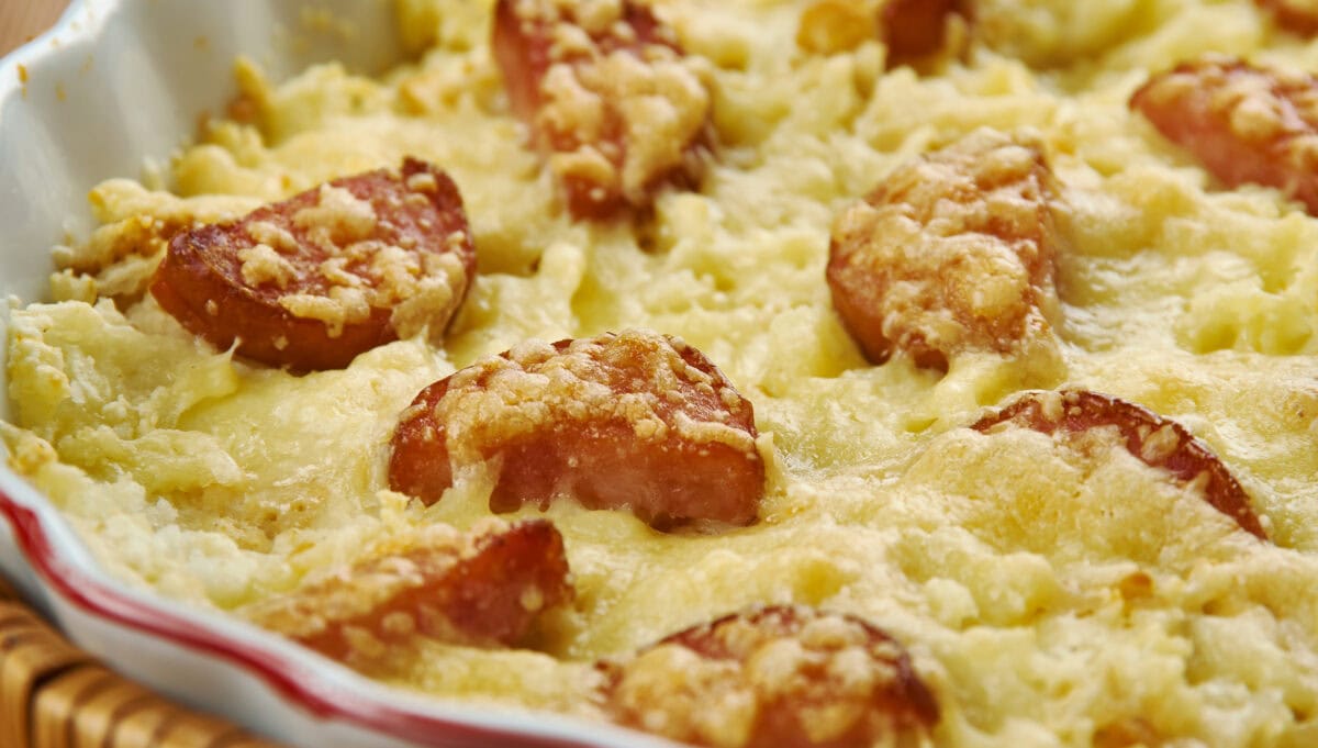Zapečená kyslá kapusta s klobásou- recept | Gurman.sk
