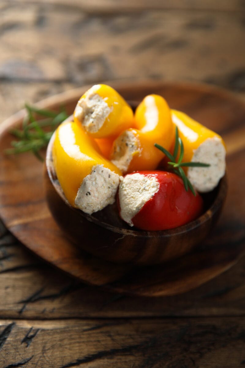 Plnené mini papričky s bryndzou s údenou chuťou - recept | Gurman.sk