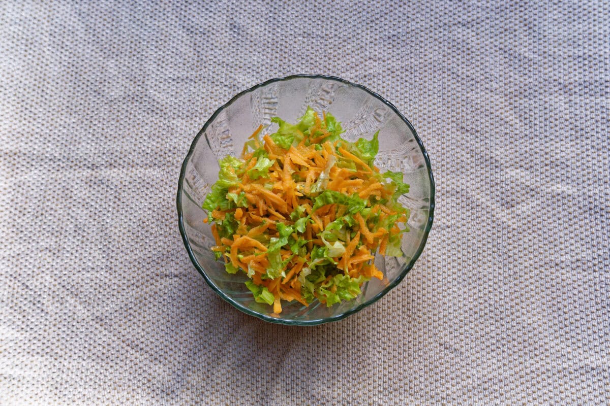 Hlávkový šalát s mrkvou - recept | Gurman.sk