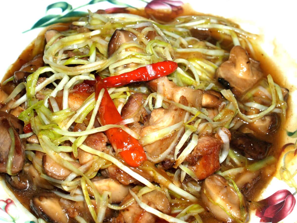 Bravčové mäso s fazuľovými strukmi- recept | Gurman.sk