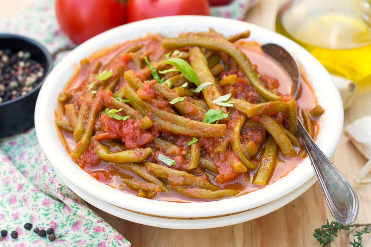 Paradajky s fazuľovými strukmi- recept | Gurman.sk
