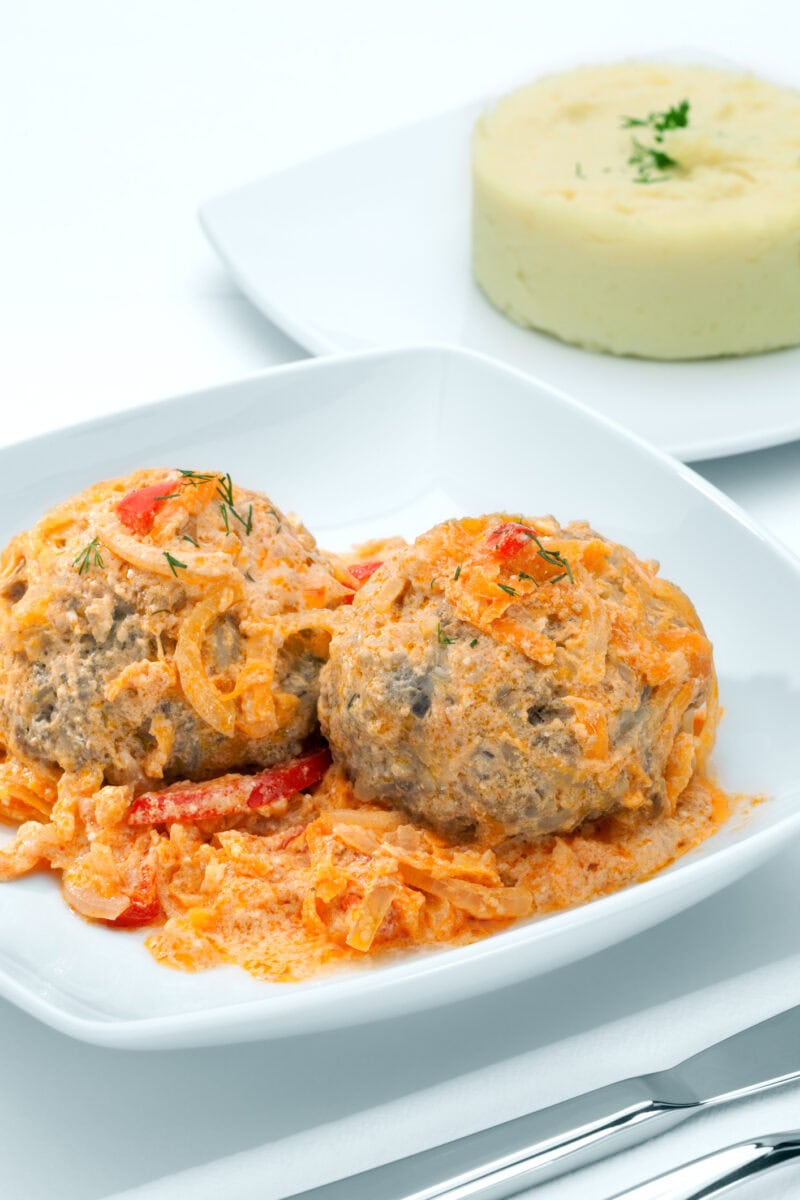 Mäsové guľky s kyslou kapustou a smotanou- recept | Gurman.sk