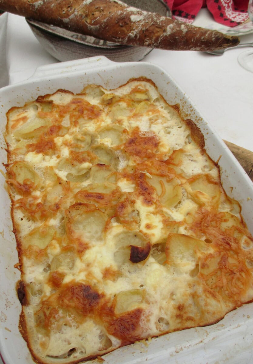 Zapečené zemiaky s mäsom a karfiolom - recept | Gurman.sk