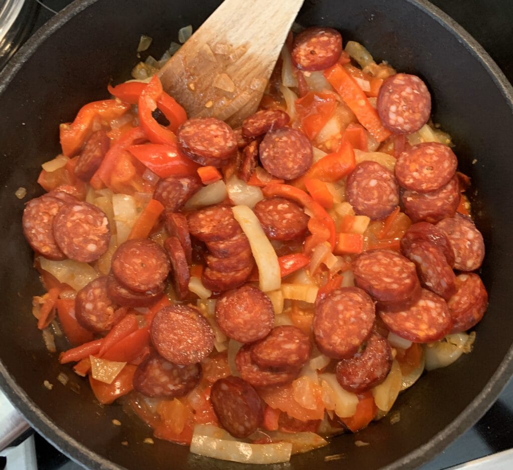 Zeleninové lečo s klobásou