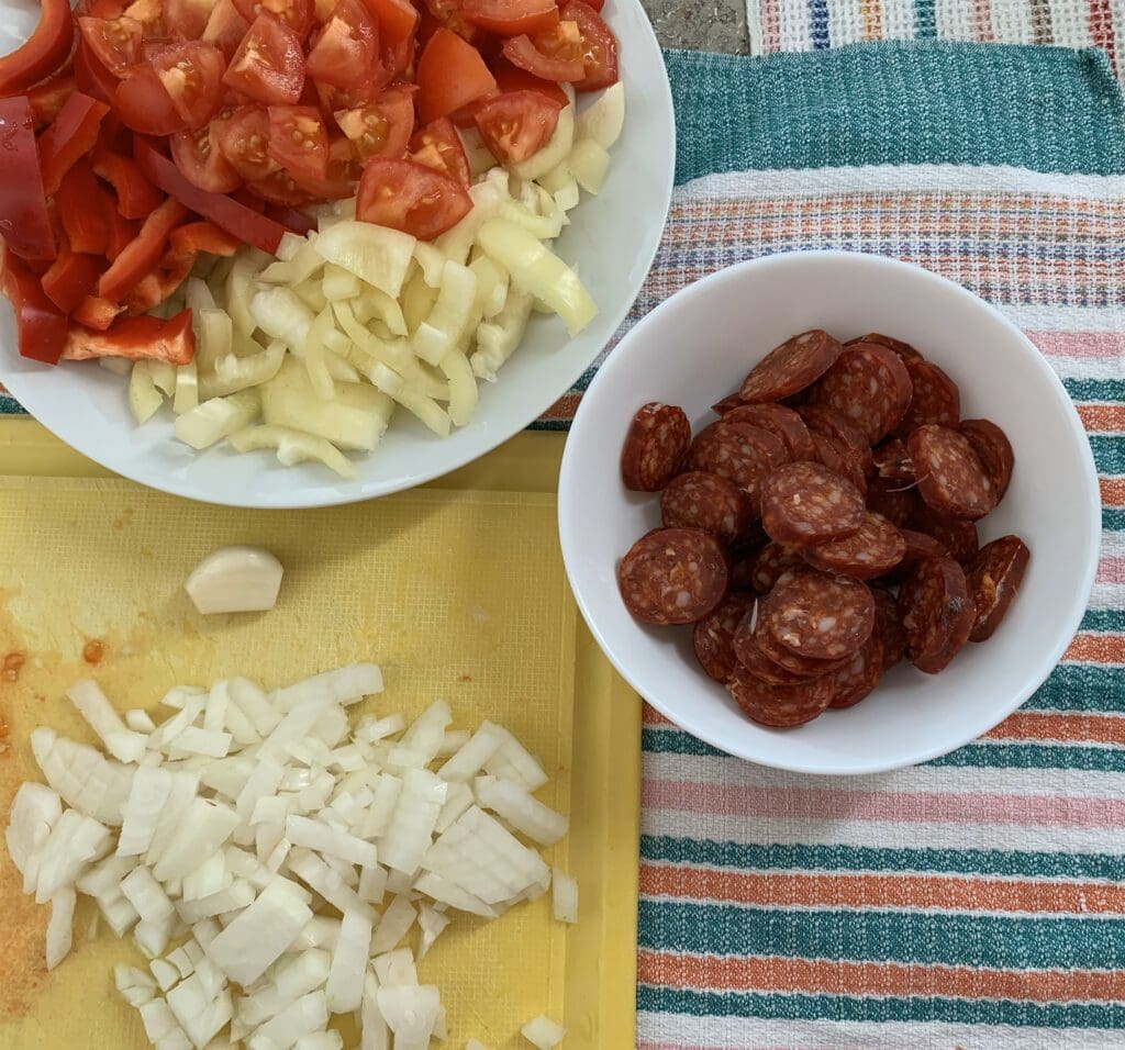 Zeleninové lečo s klobásou
