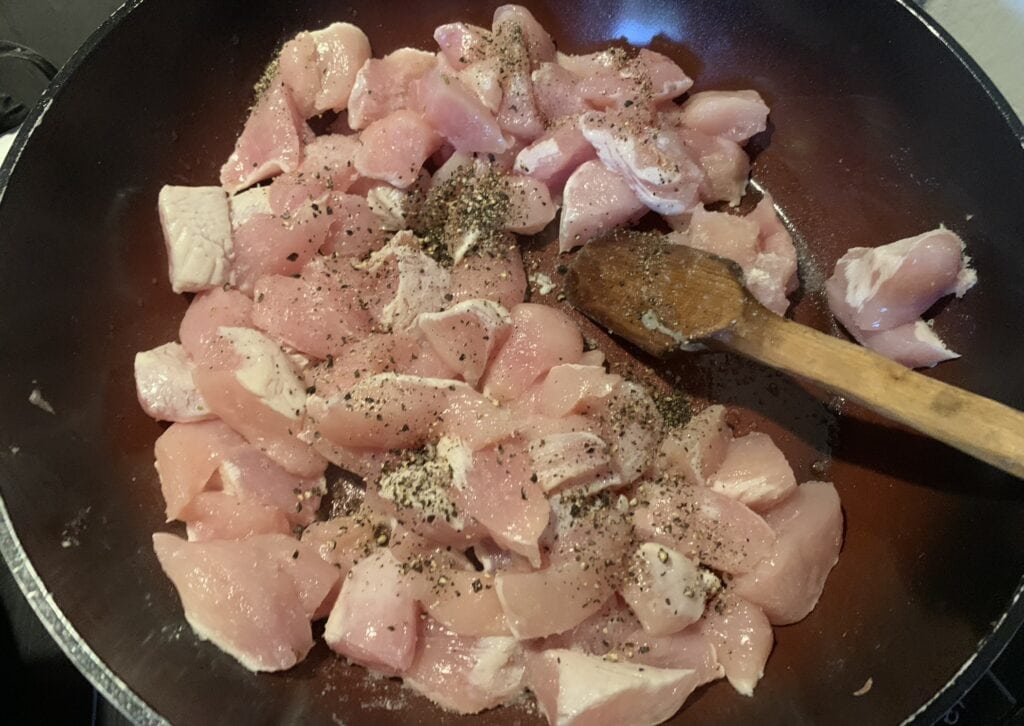Kuracie soté v zemiakovej placke