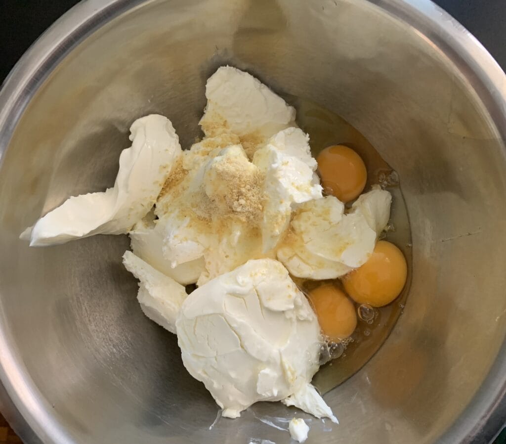 Cheesecake s bielou čokoládou