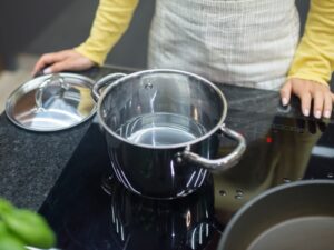 hrnce z nehrdzavejúcej ocele