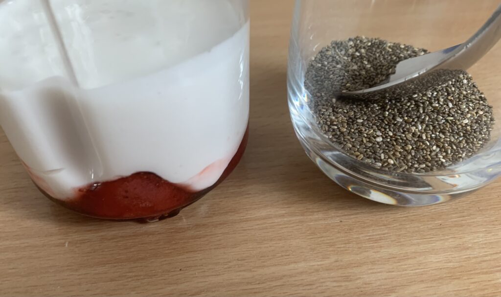 Ovocný chia puding
