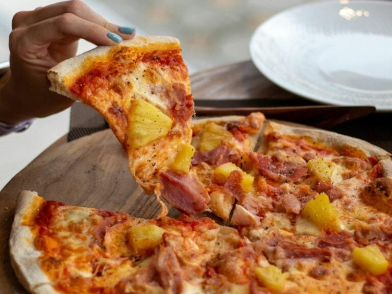 patrí ananás na pizzu