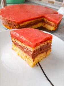 Čokoládový koláč s jahodovým želé | Gurman.sk