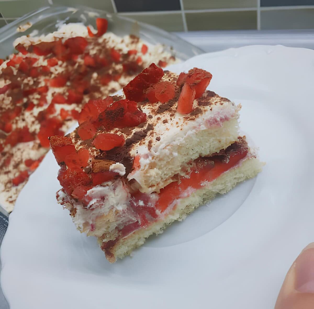 Jahodové tiramisu bez kávy