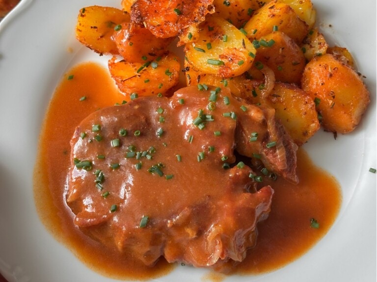 Pečená krkovička s cibuľovou omáčkou - recept | Gurman.sk