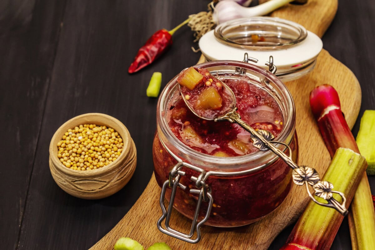 Rebarborové chutney